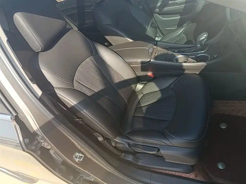Buick Envision Plus 2018 — фото 25