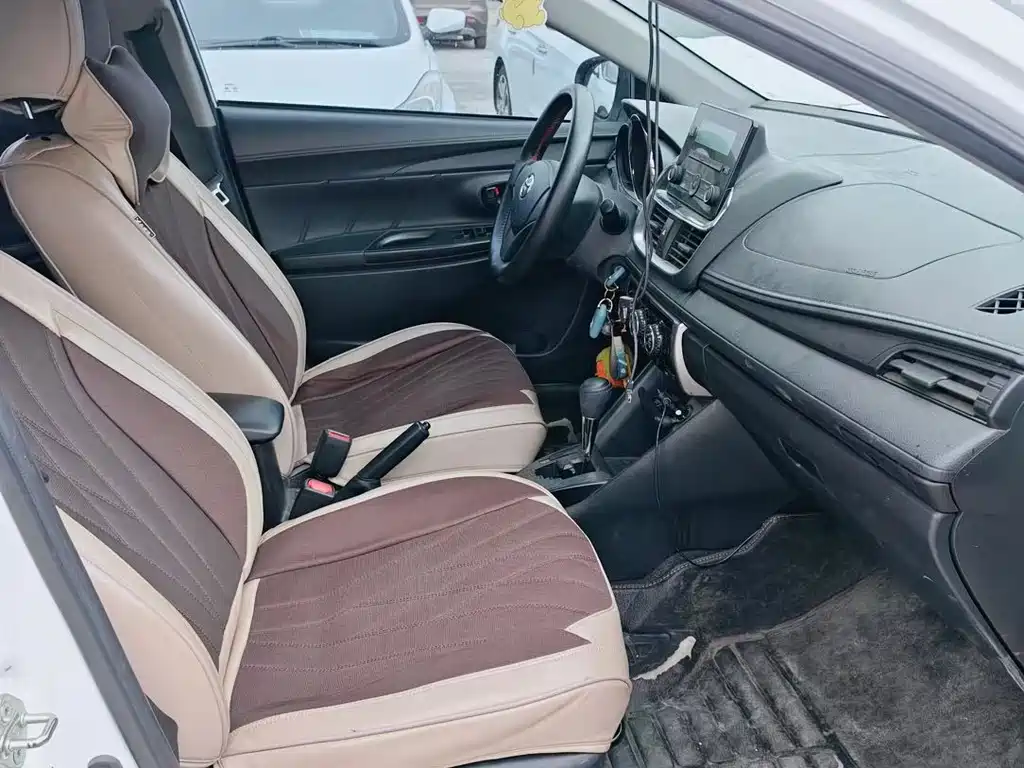 Toyota Yaris L 2020