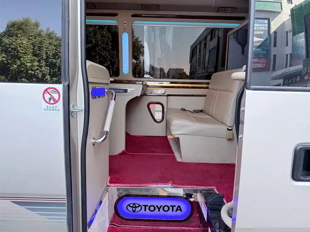 Toyota Coaster 2017 — фото 10