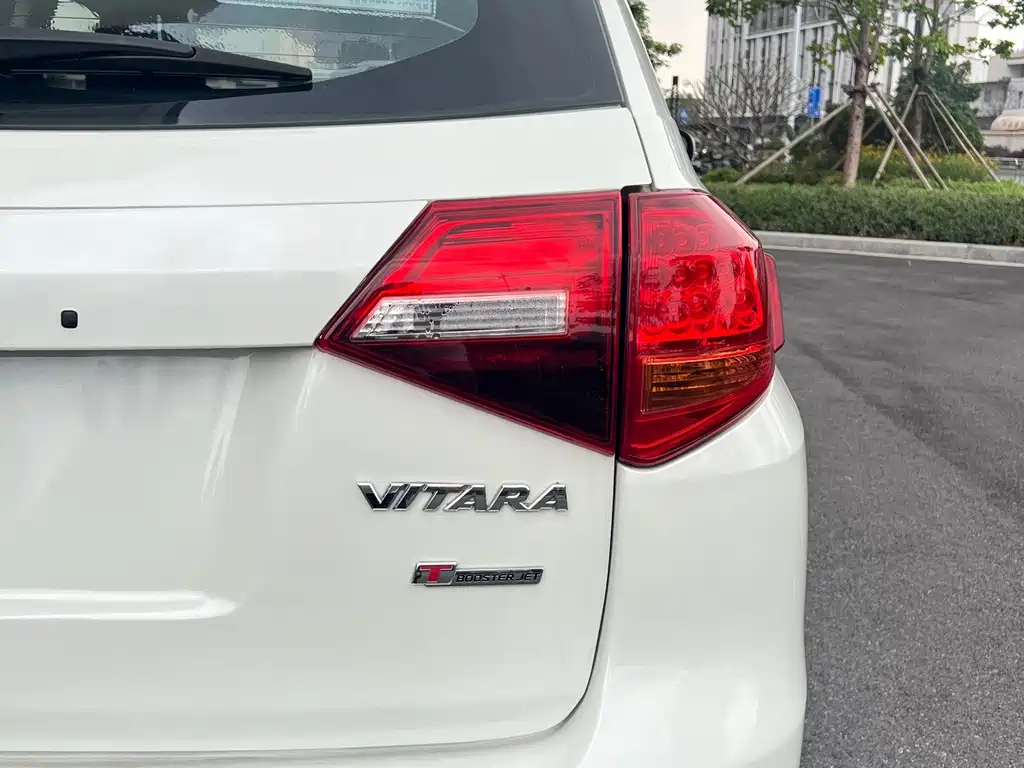 Suzuki Vitara 2018 — фото 11