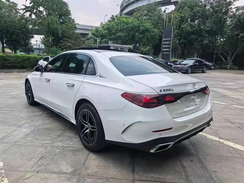 Mercedes-Benz E-Class 2024