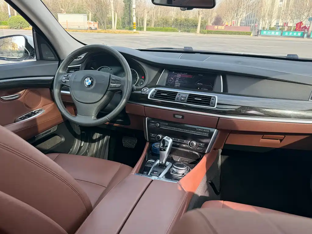 BMW 5 Series GT 2017 — фото 7