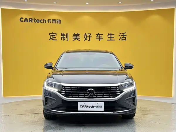 Volkswagen Passat 2024