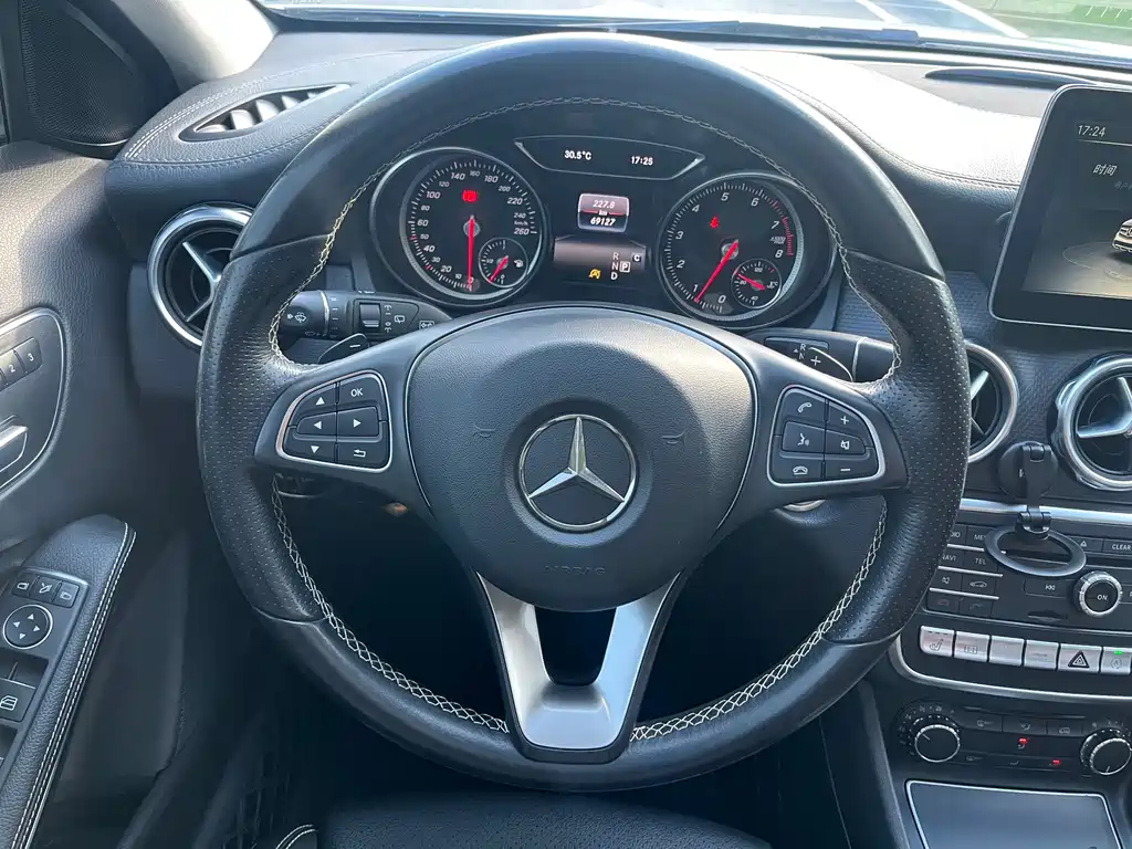 Mercedes-Benz GLA 2017