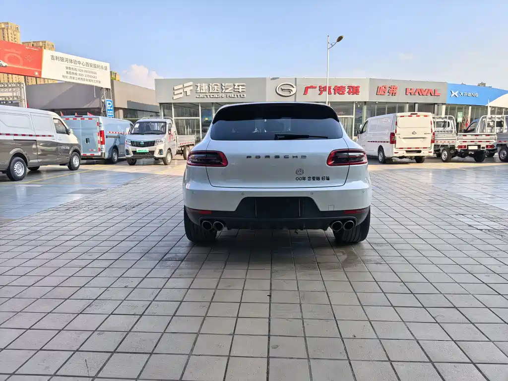 Porsche Macan 2016 — фото 14