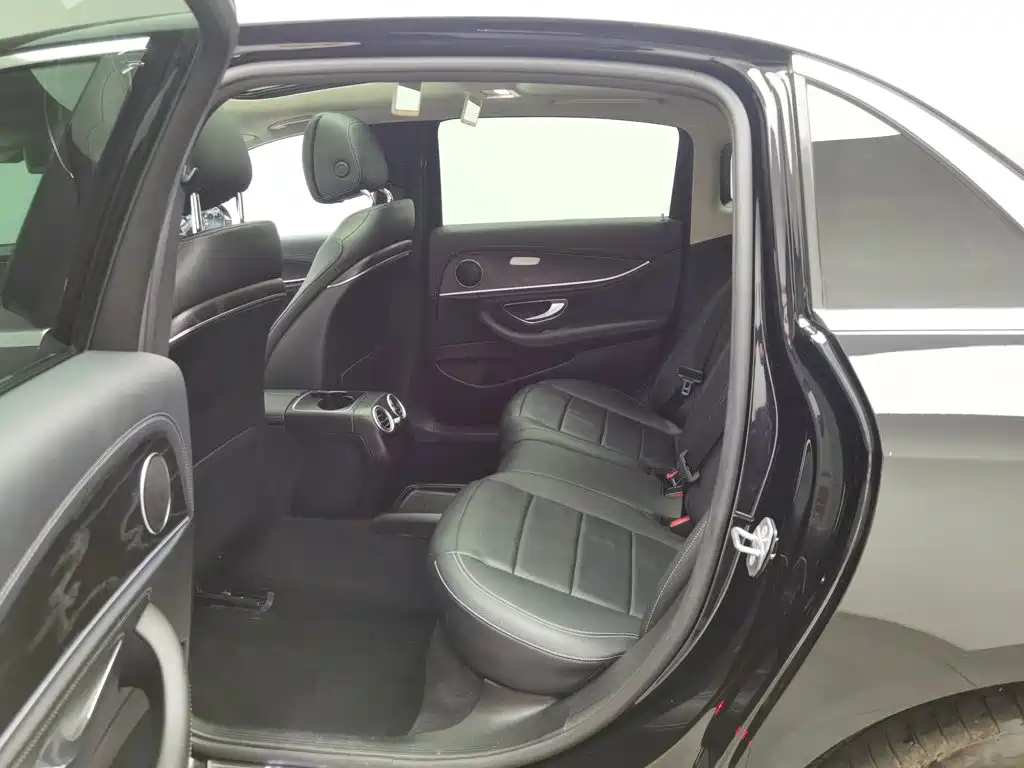 Mercedes-Benz E-Class 2019 — фото 15
