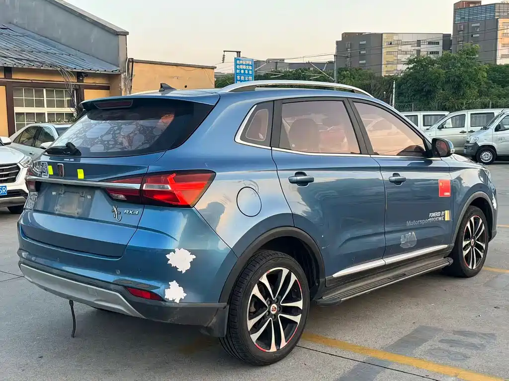 Roewe RX3 2017 — фото 10