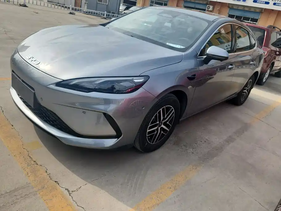 BYD Seal 05 DM-i 2025 — фото 1