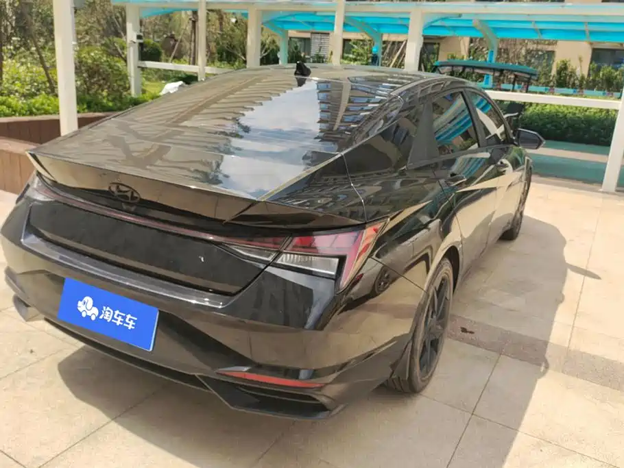 Hyundai Elantra 2022