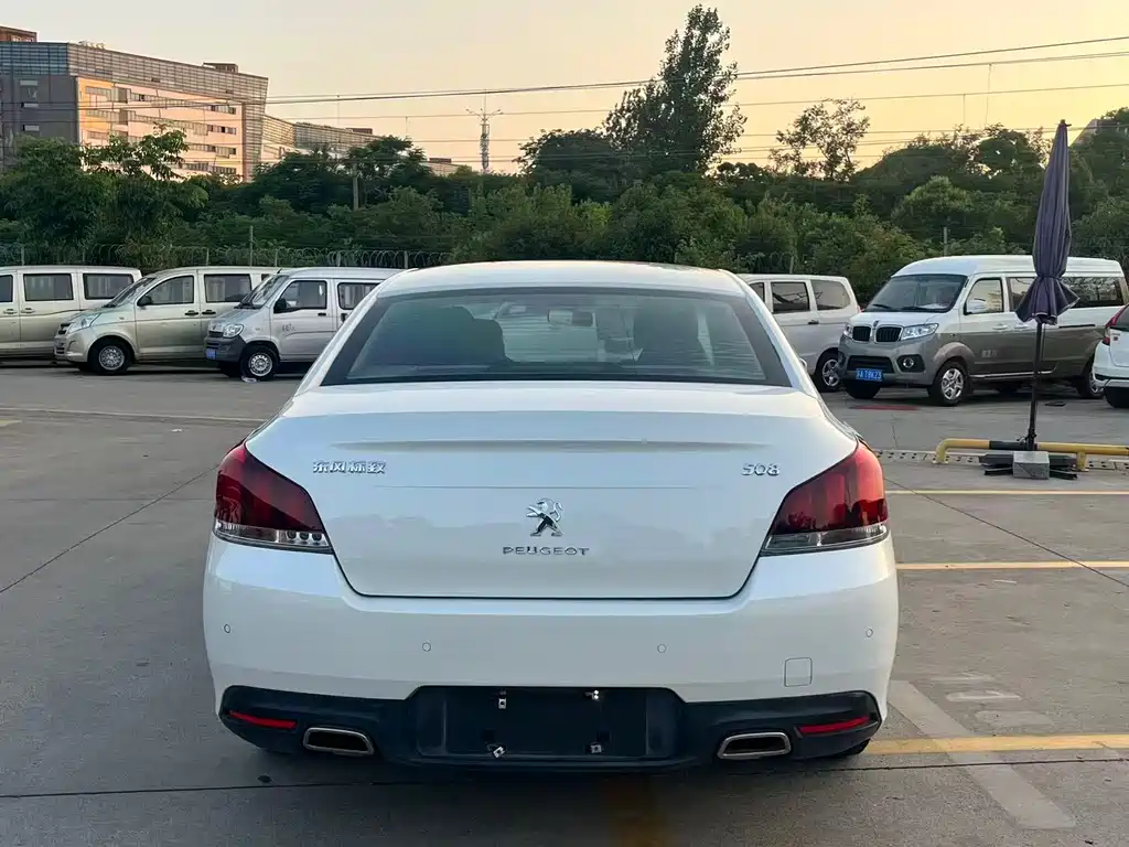 Peugeot 508 2016 — фото 11