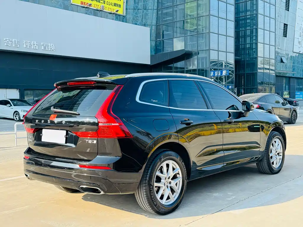 Volvo XC60 2019 — фото 13