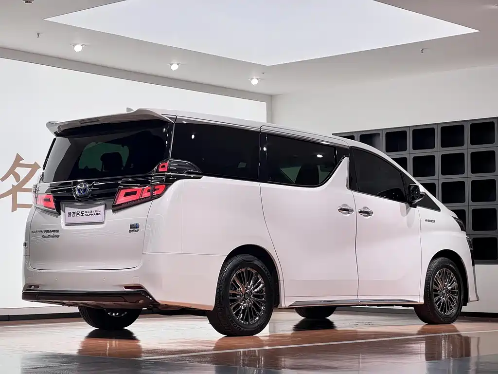 Toyota Vellfire 2022