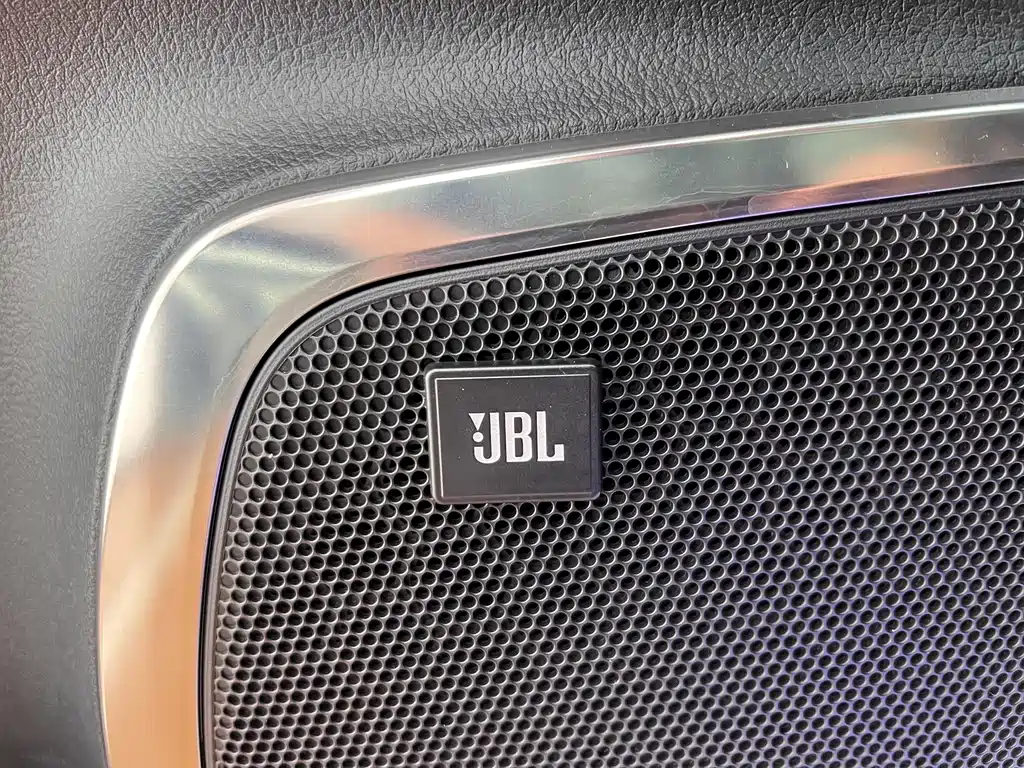 Toyota Vellfire 2022 — фото 18