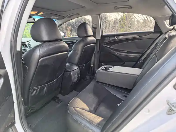 Hyundai Sonata 2011