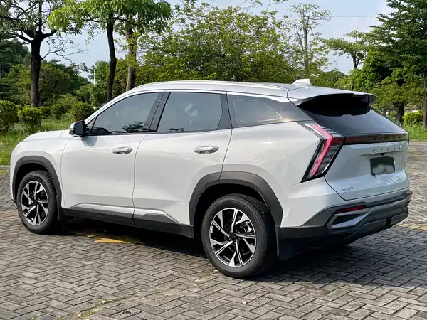 Geely Boyue L 2025