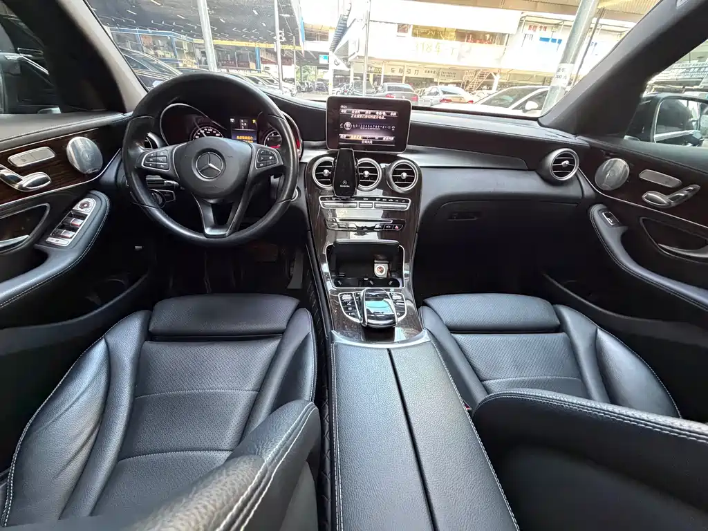 Mercedes-Benz GLC 2018 — фото 23