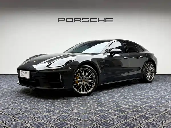 Porsche Panamera 2025