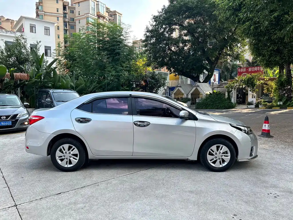 Toyota Corolla 2017 — фото 8