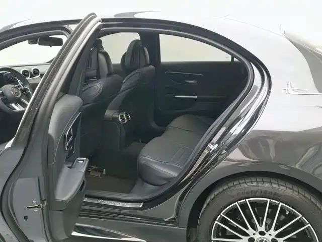 Mercedes-Benz C-Class 2023 — фото 6
