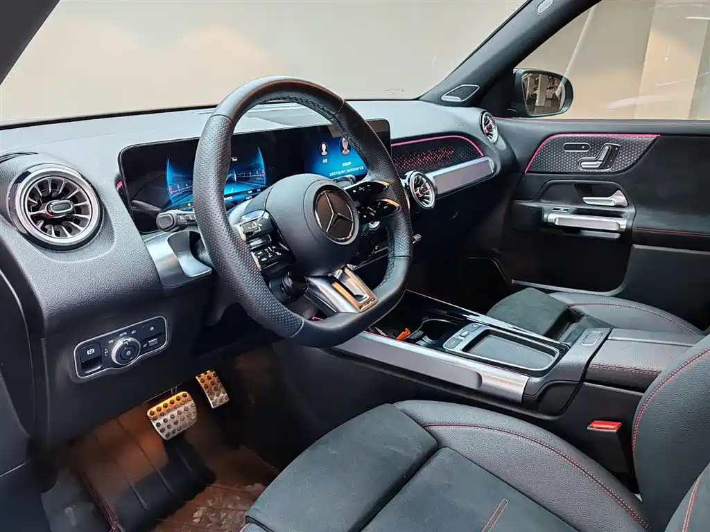 Mercedes-Benz GLB AMG 2025 — фото 9
