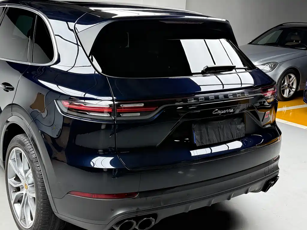 Porsche Cayenne 2018 — фото 20
