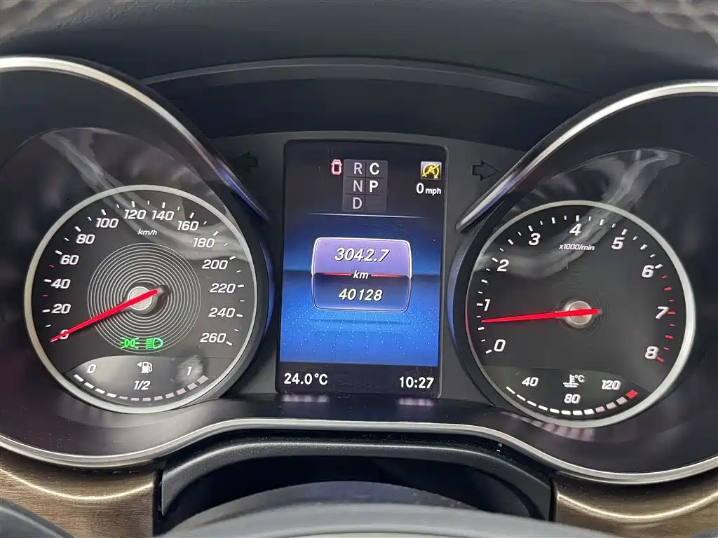 Mercedes-Benz V-Class 2022 — фото 14