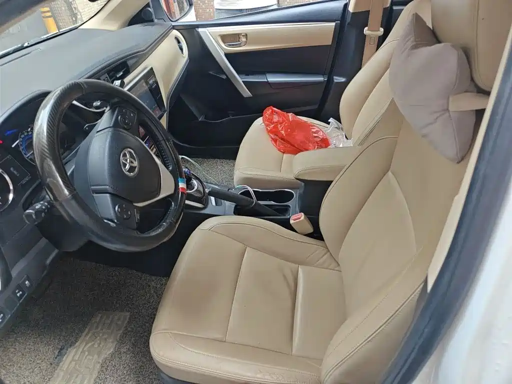 Toyota Corolla 2018 — фото 16
