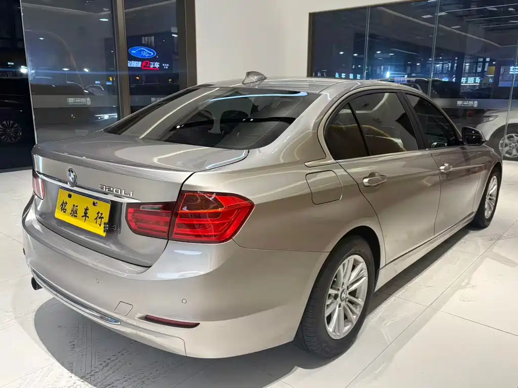 BMW 3 Series 2015 — фото 16