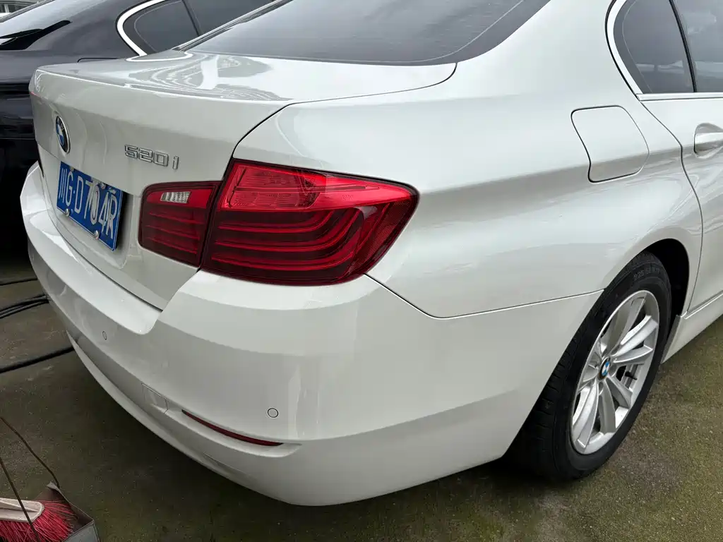 BMW 5 Series 2015 — фото 2