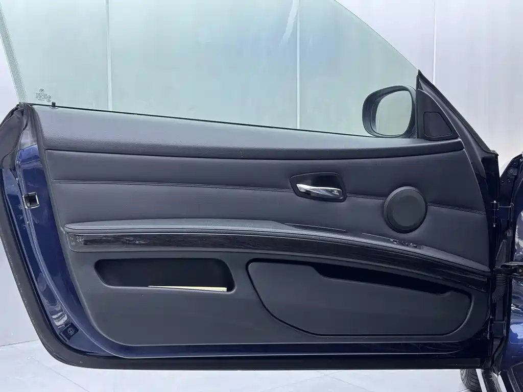 BMW 3 Series 2011