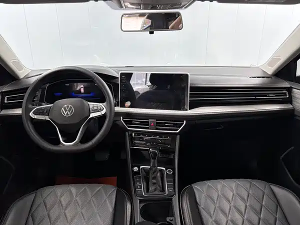 Volkswagen Sagitar 2023