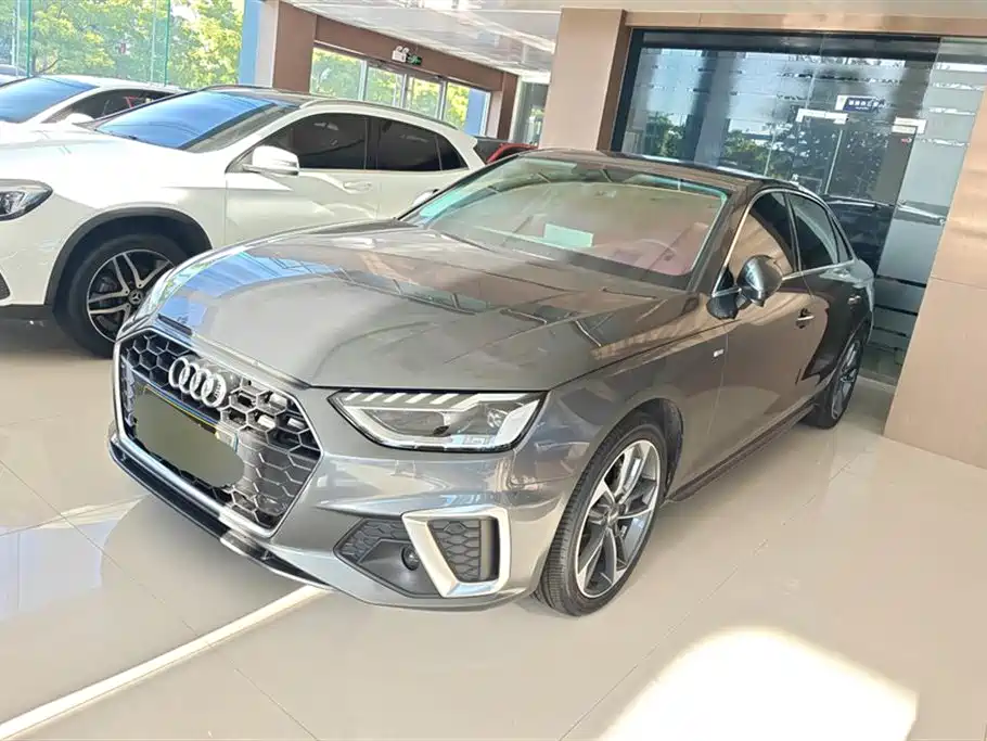 Audi A4L 2020 — фото 1