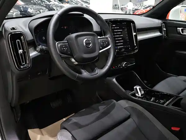 Volvo XC40 2024