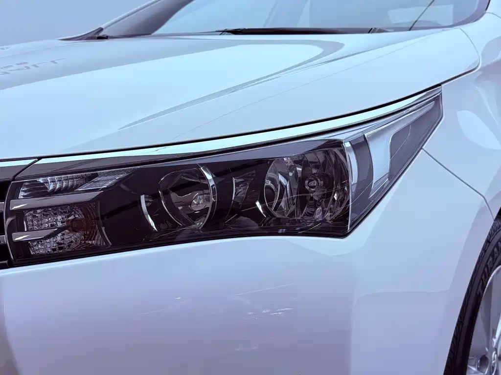 Toyota Corolla 2015 — фото 24