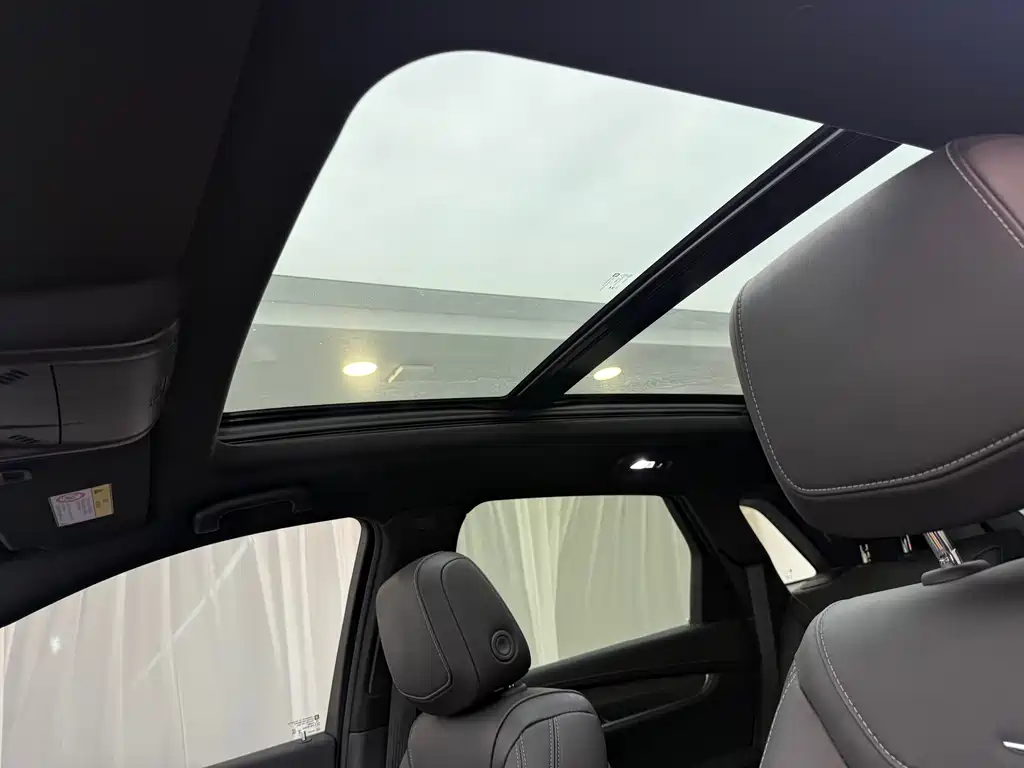 Cadillac XT5 2024 — фото 18
