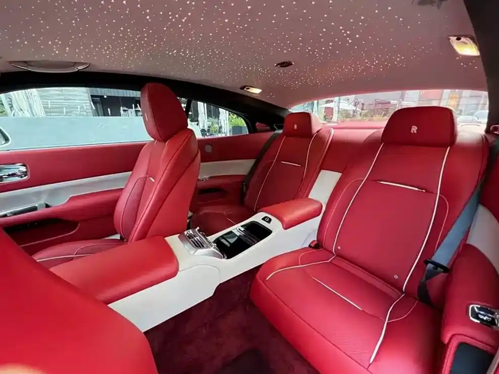 Rolls-Royce Phantom 2018 — фото 10