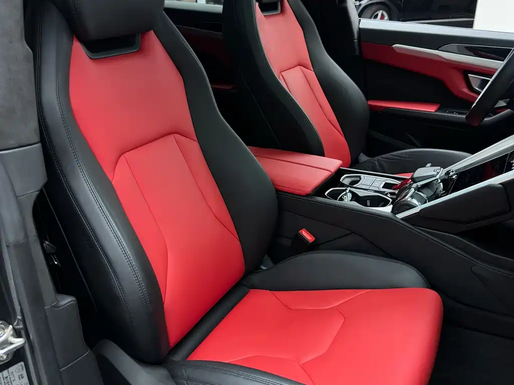 Lamborghini Urus 2019 — фото 13