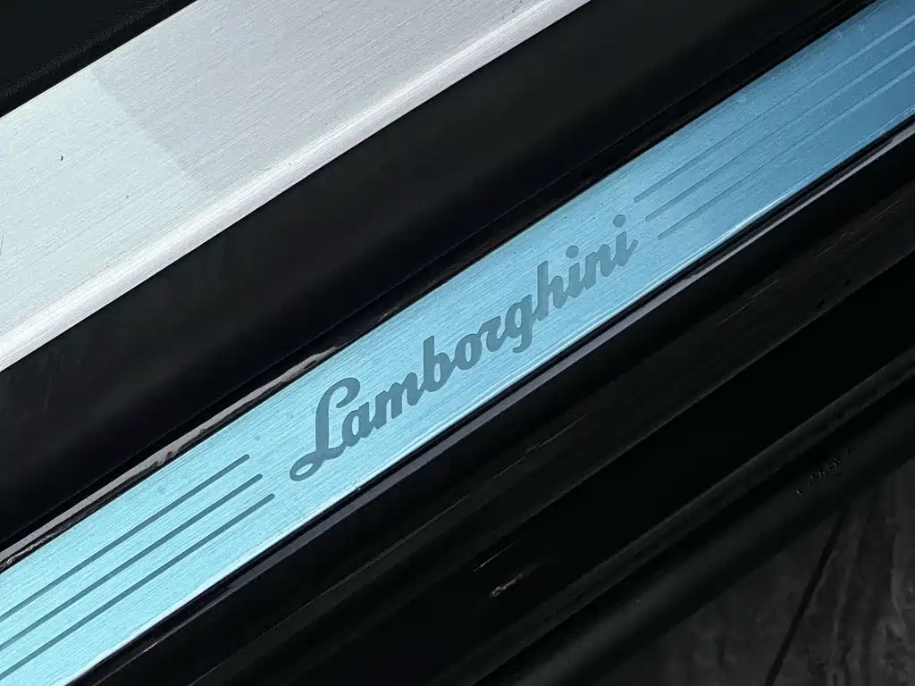 Lamborghini Urus 2019 — фото 12