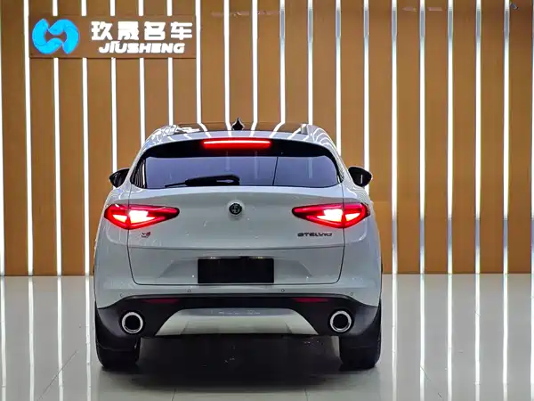 Alfa Romeo Stelvio 2019