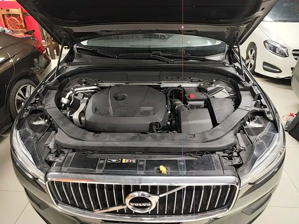 Volvo XC60 2019 — фото 20