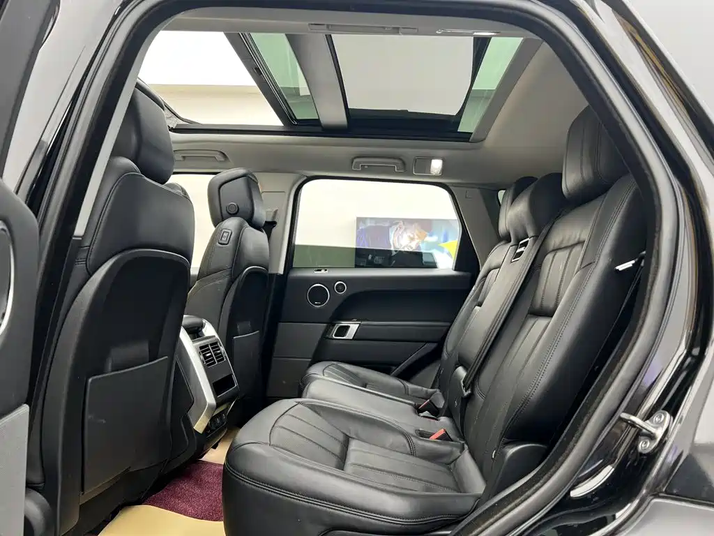 Land Rover Range Rover Sport New Energy 2022 — фото 19