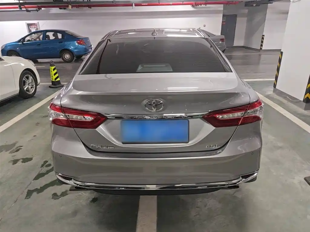 Toyota Camry 2023 — фото 6