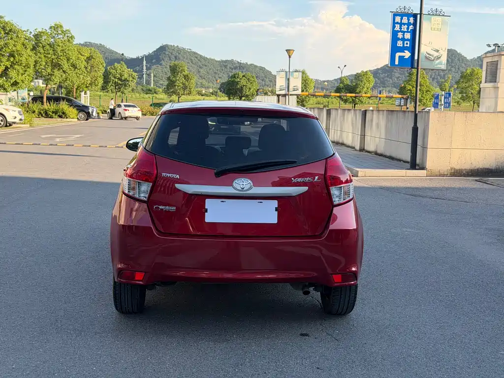 Toyota Yaris L 2016