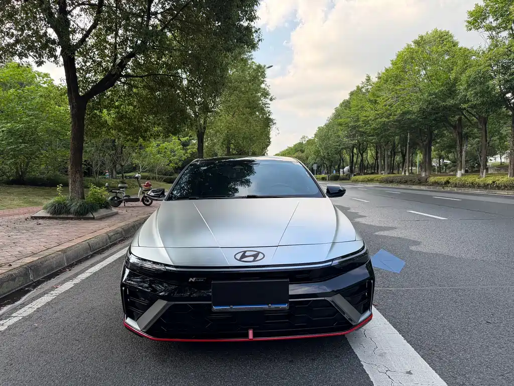 Hyundai Elantra 2024