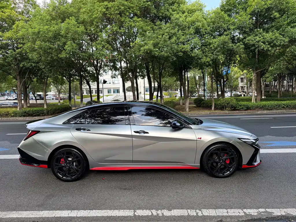 Hyundai Elantra 2024