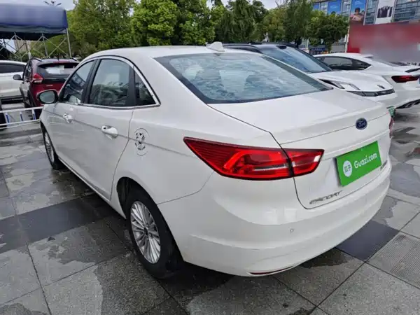 Ford Escort 2016