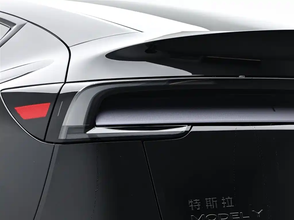 Tesla Model Y 2026 — фото 7