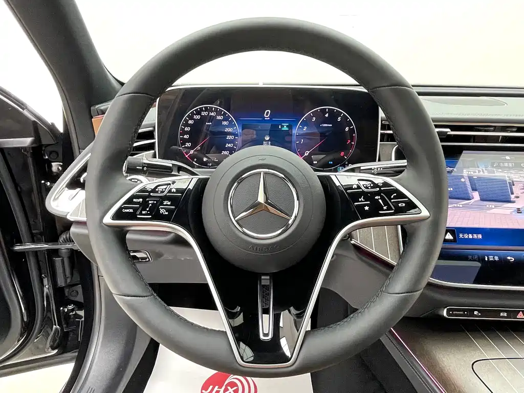 Mercedes-Benz E-Class 2025 — фото 15