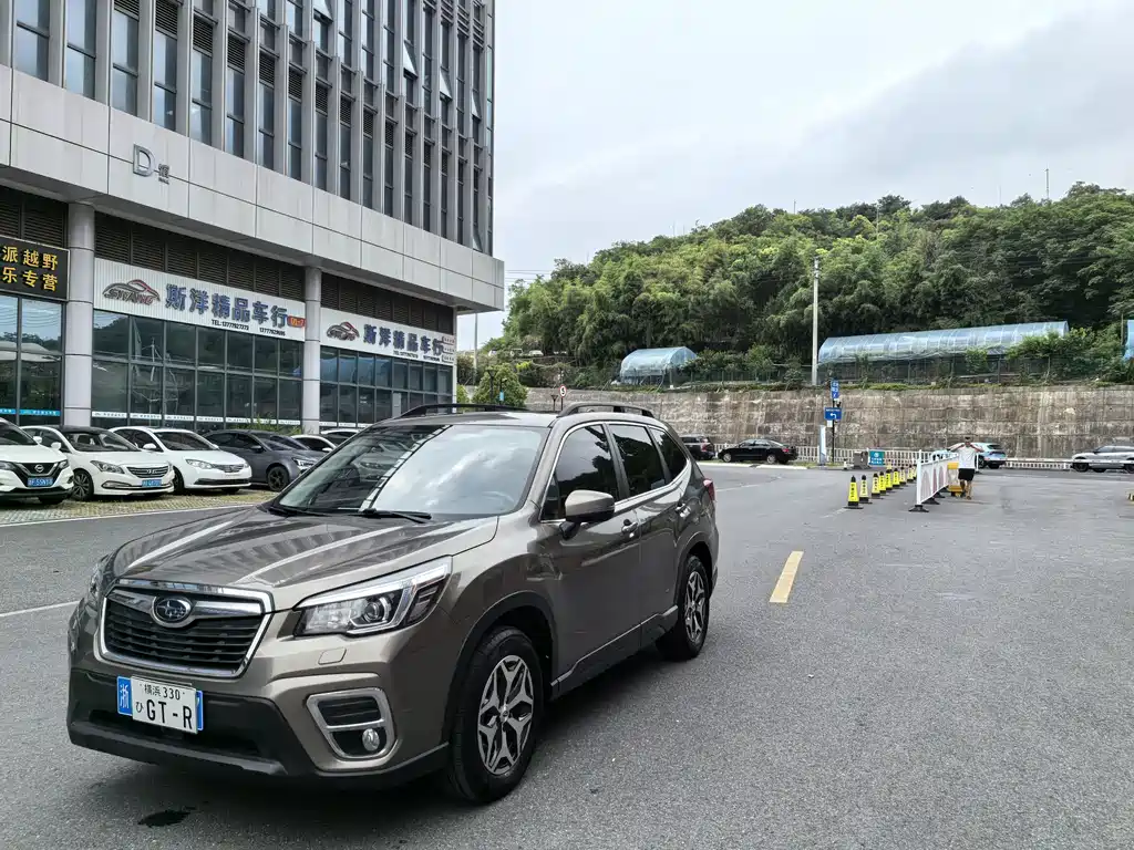 Subaru Forester 2018 — фото 3