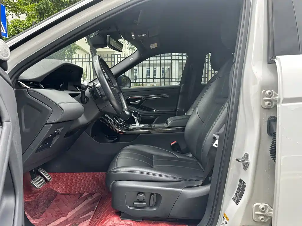 Land Rover Evoque 2020 — фото 10